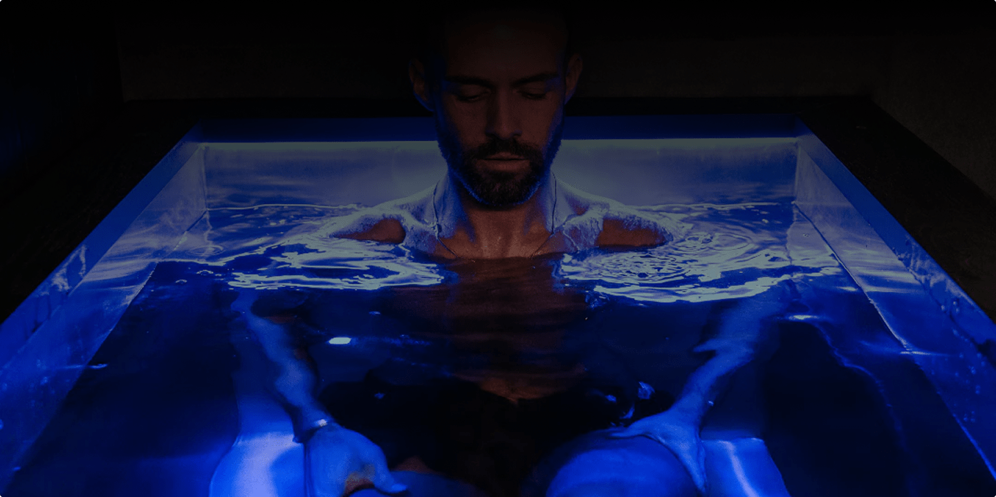 A thermal contrast journey in a spa wellness space